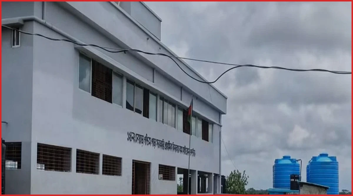 কয়রার ৮৫টি প্রাথমিক বিদ্যালয়ে প্রধান শিক্ষক নেই, ব্যাহত পাঠদান