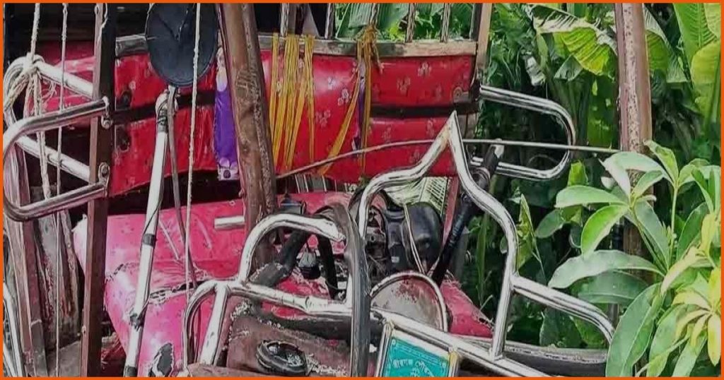 খানসামায় অটোরিকশা ও টেম্পুর সংঘর্ষে চালক নিহত, আহত ৪