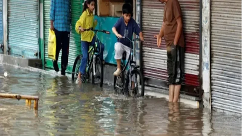 জম্মু ও কাশ্মিরে আকস্মিক বন্যায় নারী-শিশুসহ ২৫ জনের মৃত্যু