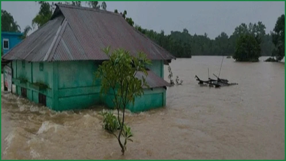 দেশের ১৪ জেলায় বন্যার শঙ্কা, বিপৎসীমার ওপরে তিন নদীর পানি