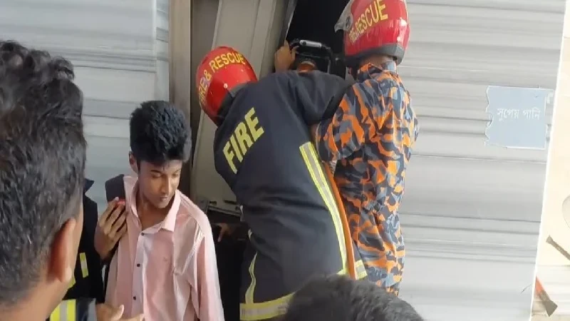 নেত্রকোণায় সমাজসেবা কার্যালয়ের লিফটে আটকে পড়া ৭ জন উদ্ধার