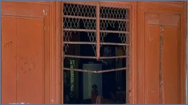 ফরিদপুরে জানালা ভেঙে স্কুলছাত্রীকে তুলে নিয়ে গণধর্ষণের অভিযোগ