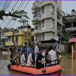 ভারতে ভারী বর্ষণে বন্যা, আসামে নৌকায় উদ্ধার কাজ চলছে