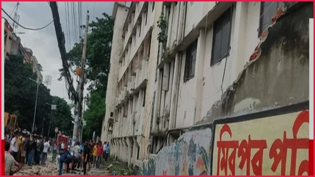 মিরপুর কলেজে দেয়াল ধসে নারী নিহত, আহত অন্তত সাতজন