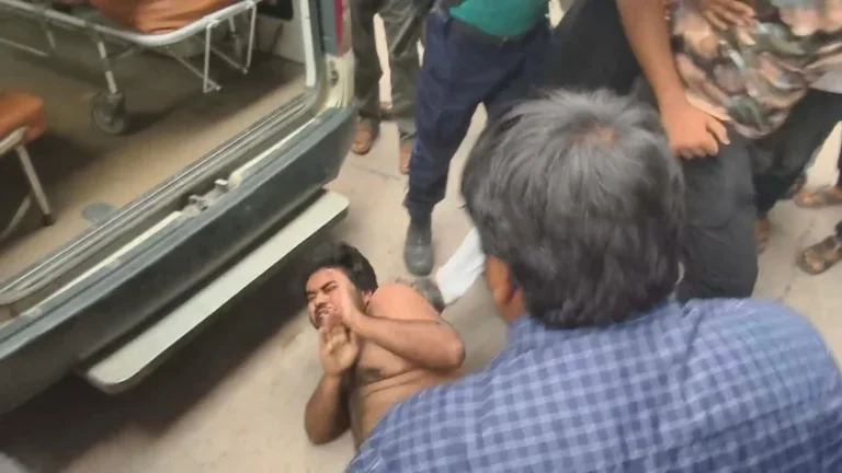 রাবিতে মারধরের শিকার দুই শিক্ষার্থী গ্রেপ্তার, বিচার দাবিতে সরব সংগঠনগুলো