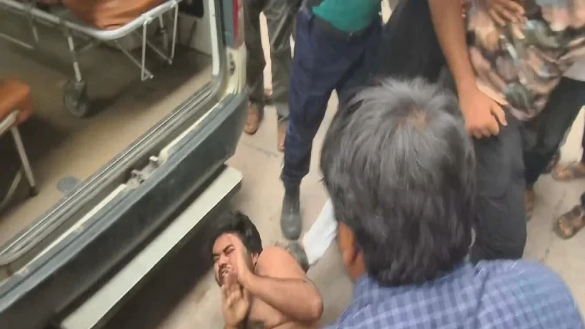 রাবিতে মারধরের শিকার দুই শিক্ষার্থী গ্রেপ্তার, বিচার দাবিতে সরব সংগঠনগুলো