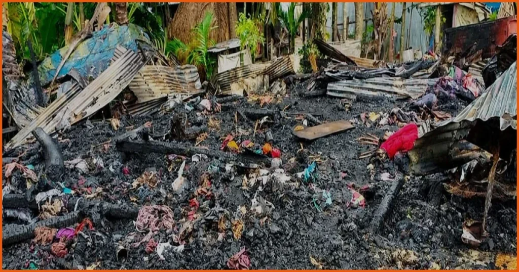 লালমোহনে অগ্নিকাণ্ডে দুই ভাইয়ের বসতঘর ভস্মীভূত