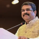 শিক্ষামন্ত্রীর পদত্যাগের দাবি নাকচ, পাশে দাঁড়িয়েছে মোদি সরকার