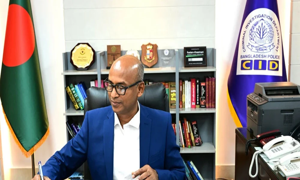 সিআইডির নতুন প্রধান হিসেবে দায়িত্ব নিলেন ব্যারিস্টার মোশাররফ হোছাইন