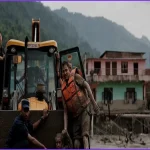 আমগাছ আঁকড়ে প্রাণ বাঁচল নেপালের নির্মাণশ্রমিক বিবেকের