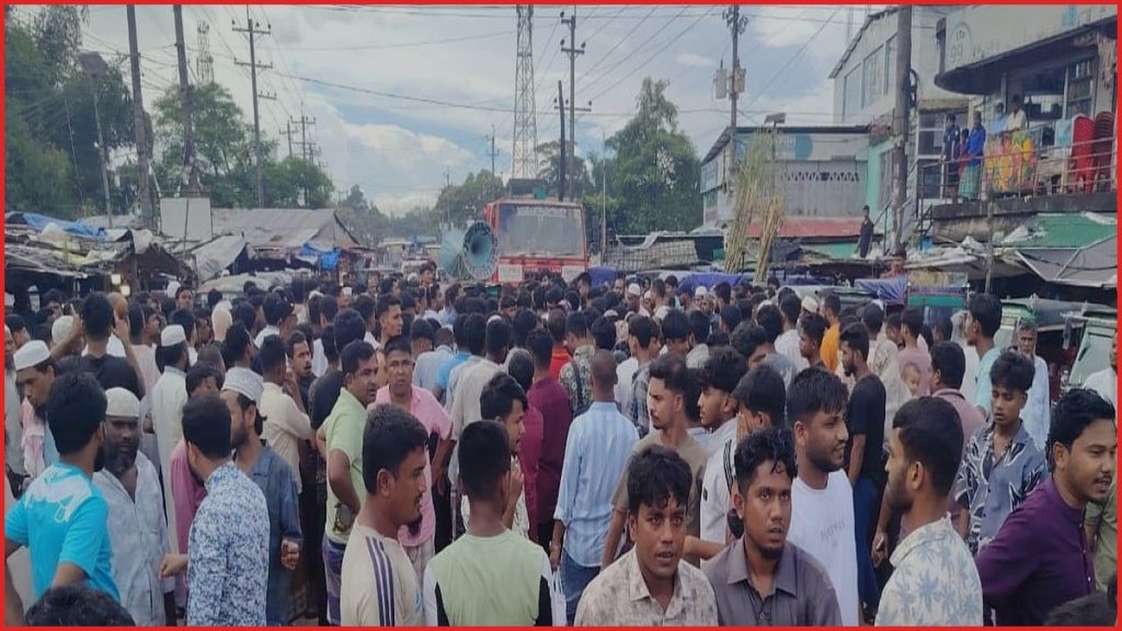 উখিয়ায় ব্যাংকের টাকা নিয়ে উধাও কর্মকর্তারা, প্রতিবাদে অসুস্থ ব্যবসায়ী