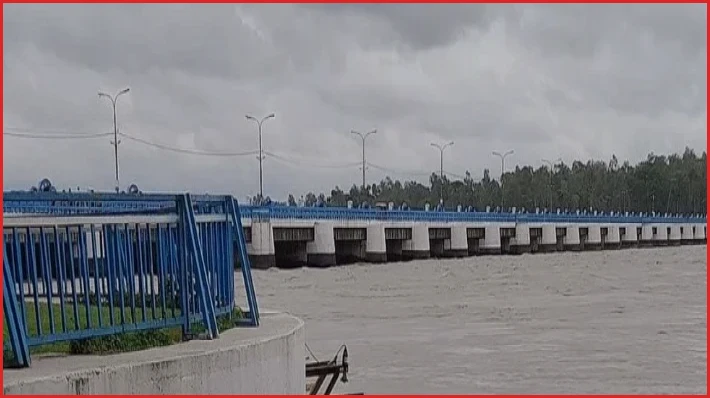উজানের ঢলে বিপৎসীমার ১৩ সেন্টিমিটার ওপরে তিস্তার পানি