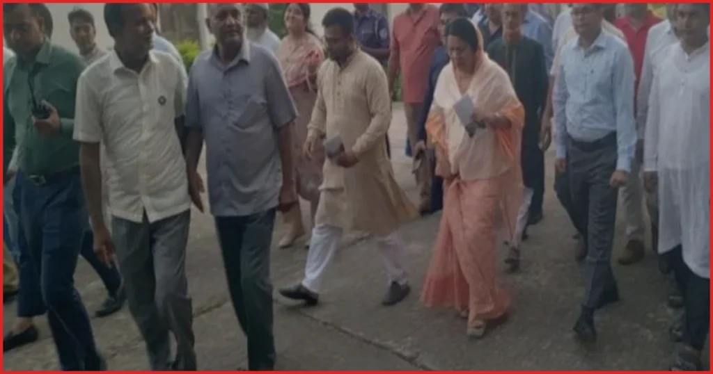 ঐতিহাসিক স্থাপনা রক্ষায় বালিয়াটি জমিদার বাড়ি পরিদর্শন পর্যটনমন্ত্রীর