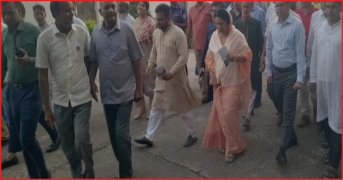 ঐতিহাসিক স্থাপনা রক্ষায় বালিয়াটি জমিদার বাড়ি পরিদর্শন পর্যটনমন্ত্রীর