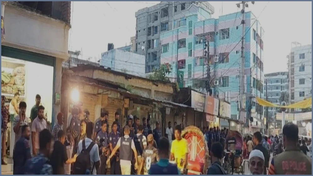 কুষ্টিয়ায় এমপি আমির হামজার গাড়িতে হামলা, সংঘর্ষে আহত ১৫