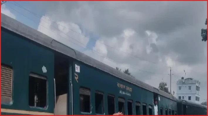গফরগাঁওয়ে জামালপুর কমিউটার ট্রেনের বগি লাইনচ্যুত, বন্ধ ট্রেন চলাচল