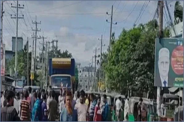 গ্যাস সংকট নিরসনের দাবিতে জামালপুরে মহাসড়ক অবরোধ
