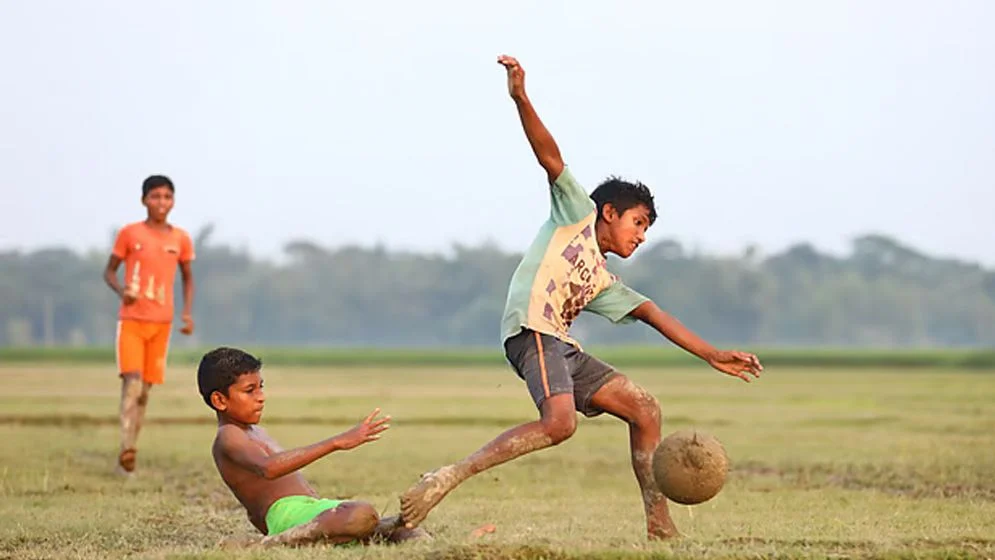 গ্রামের শিশুদের জন্য নতুন খেলার মাঠ তৈরির বড় পরিকল্পনা সরকারের