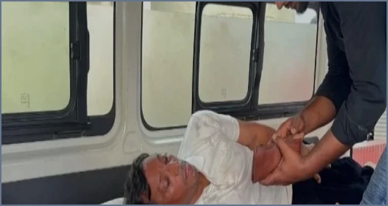 ঘুষ না পেয়ে ঠিকাদারের হাত ভাঙার অভিযোগ নগরকান্দা কর্মকর্তার বিরুদ্ধে