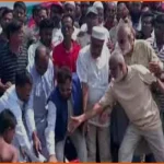 চলনবিলের জলাশয়ে ৫০ মণ মাছের পোনা অবমুক্ত করলেন যুবদল নেতা
