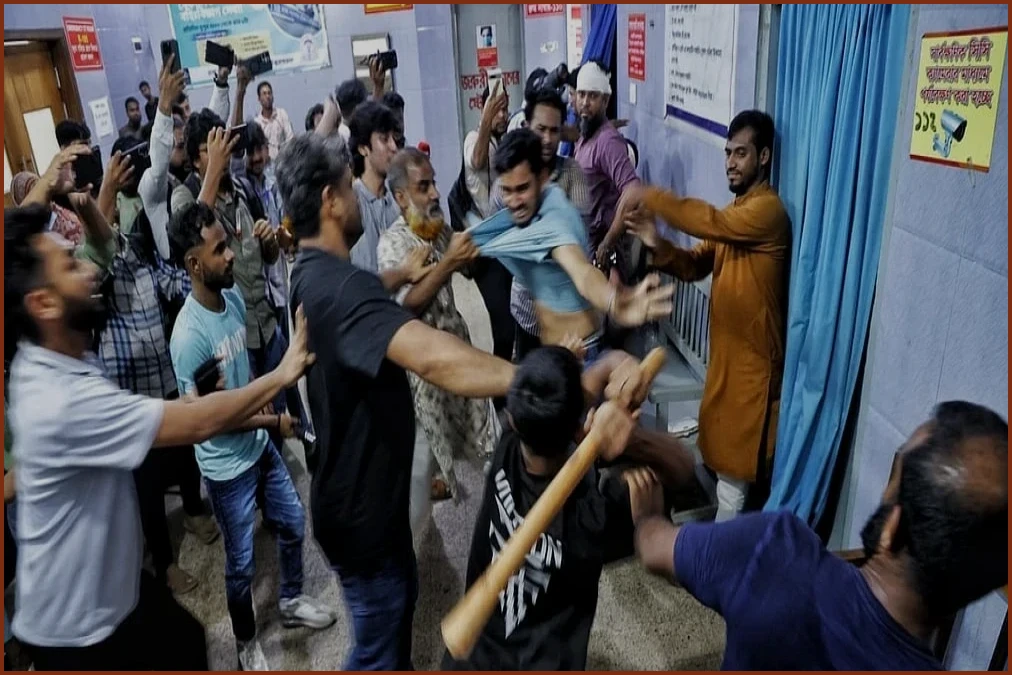 জবিতে সংঘর্ষের ঘটনায় উপাচার্যের কাছে তিন সংগঠনের স্মারকলিপি