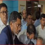 টাকা তুলতে না পেরে ফার্স্ট সিকিউরিটি ইসলামী ব্যাংকে গ্রাহকদের বিক্ষোভ