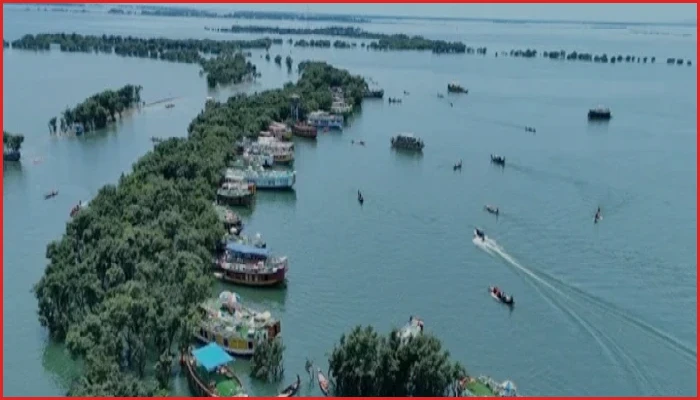 টাঙ্গুয়ার হাওরে পর্যটকবাহী নৌযান ও হাউসবোট চলাচল নিষিদ্ধ