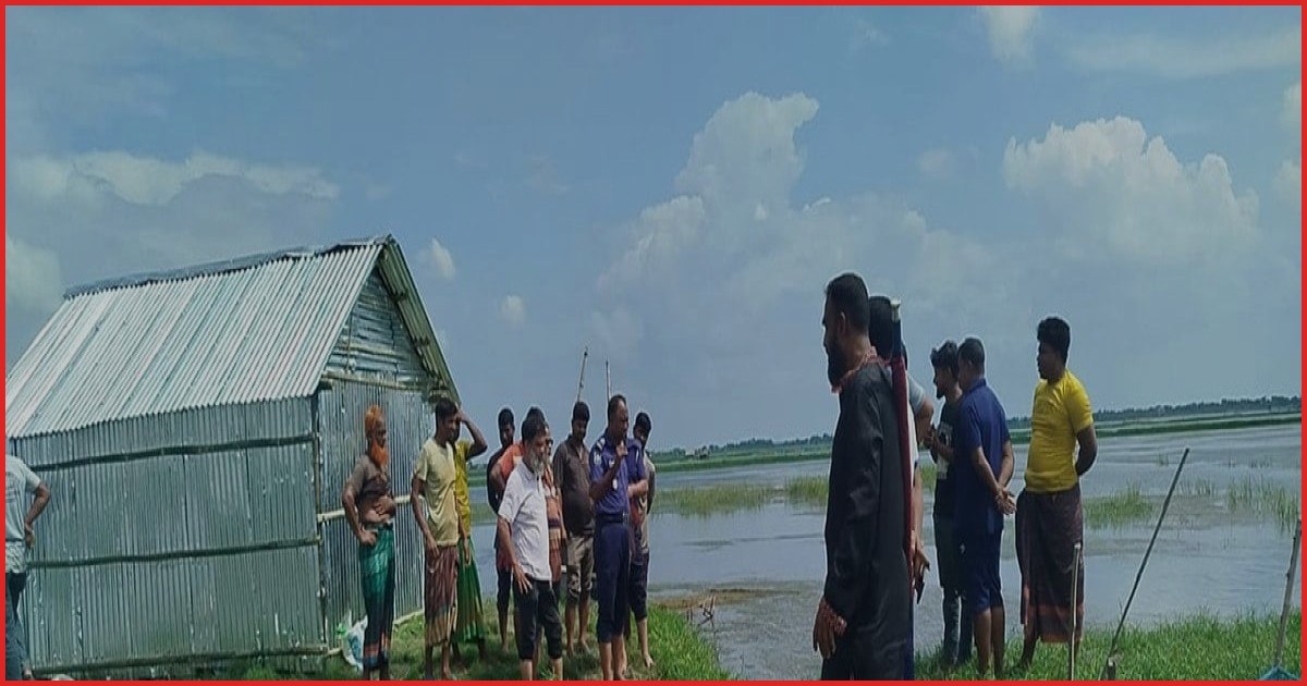 দীর্ঘ ১৭ বছর পর পৈতৃক জমি ফিরে পেলেন প্রবাসী পরিবার