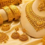 দেশের বাজারে সোনার আগের চড়া দামই বহাল