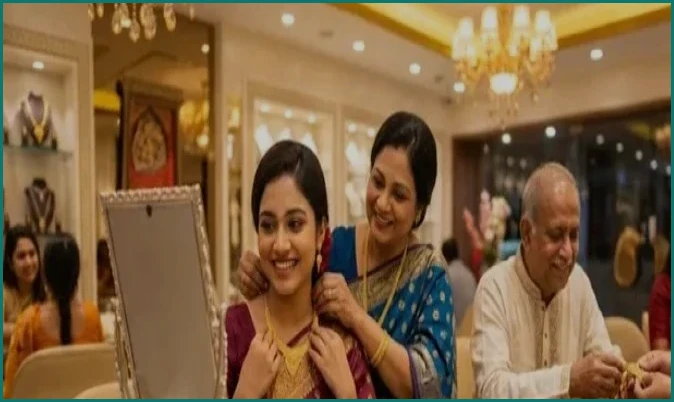 দেশের বাজারে সোনার দাম ভরিতে কমল ২,১৫৮ টাকা
