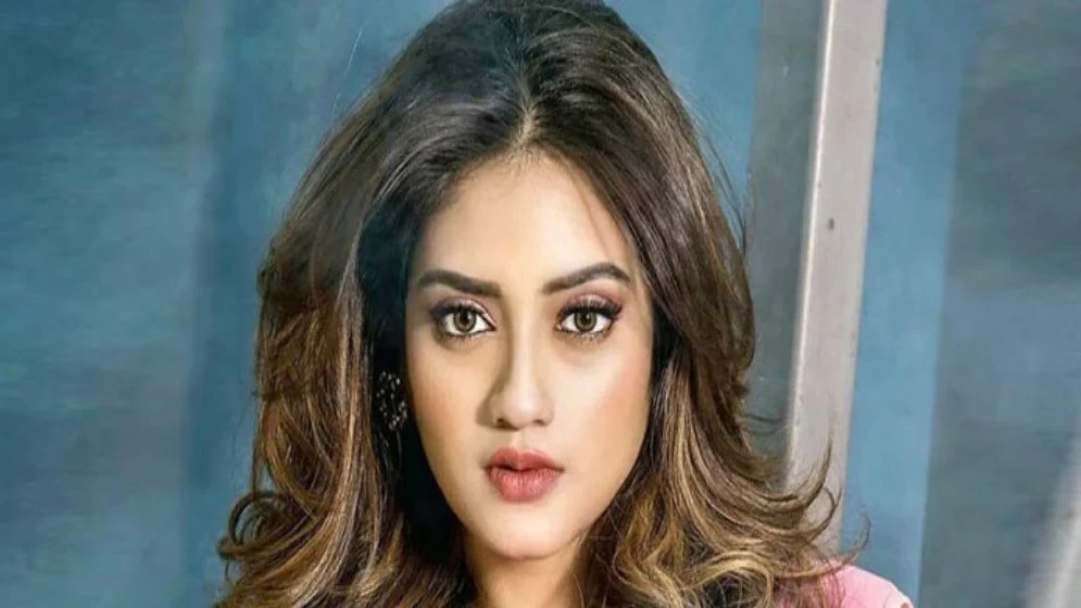 নতুন প্রেমের রোমান্টিক বার্তা দিয়ে নেটদুনিয়ায় আলোচনায় নুসরাত