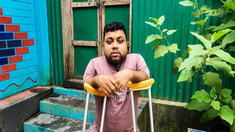 প্রধানমন্ত্রীর কাছে এক মিনিটের সাক্ষাতের আকুতি আনিছুরের