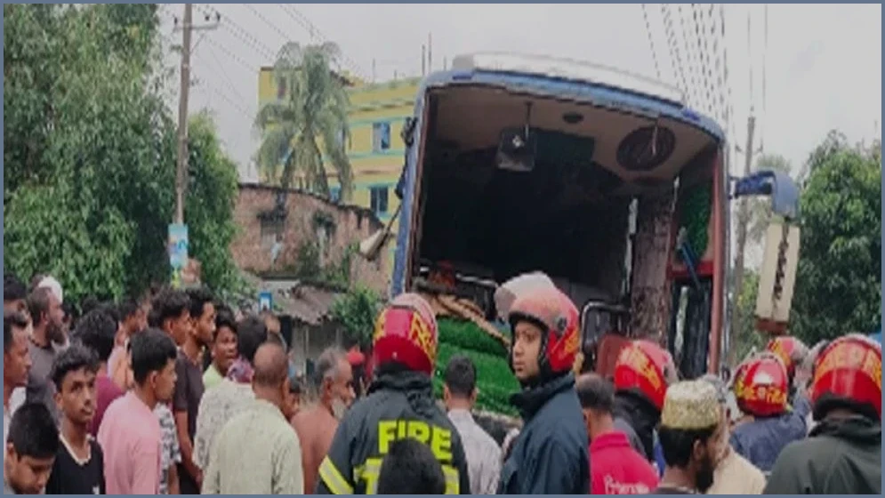 বগুড়ায় বাসচাপায় ৬ দিনমজুর নিহত, আহত ১৫
