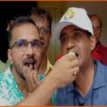 বিএনপির মহাসচিব মির্জা ফখরুল রাষ্ট্রপতি হওয়ায় ঠাকুরগাঁওয়ে মিষ্টি বিতরণ
