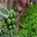 রাজধানীর বাজারে কাঁচামরিচ ৪০০ টাকা, বেড়েছে পেঁয়াজ ও ডিমের দাম