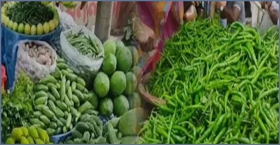 রাজধানীর বাজারে কাঁচামরিচ ৪০০ টাকা, বেড়েছে পেঁয়াজ ও ডিমের দাম