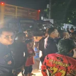 শ্রীপুরে বকেয়া বেতনের দাবিতে মহাসড়ক অবরোধ করলেন শ্রমিকরা