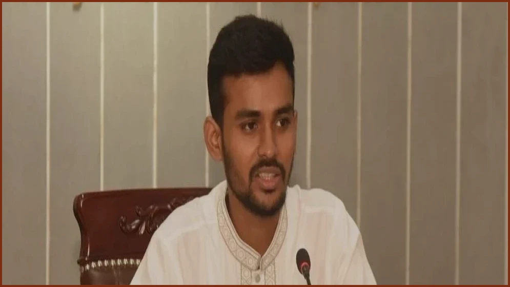 হাসিনাকে আশ্রয় দিয়ে ভারত সরকার চাপে আছে: আসিফ