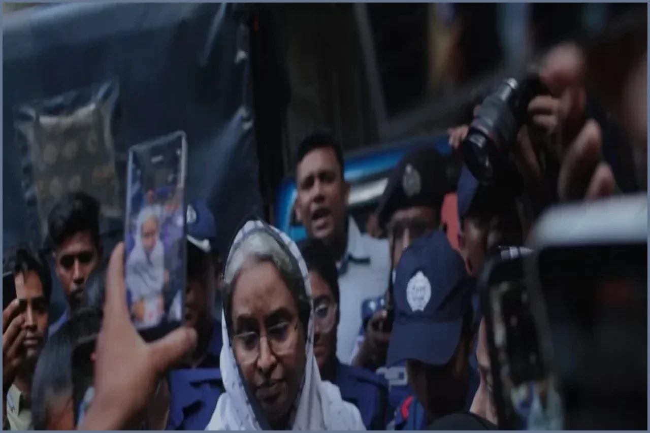 ১২ ঘণ্টার প্যারোলে মুক্ত হয়ে স্বামীকে শেষ বিদায় জানালেন দীপু মনি