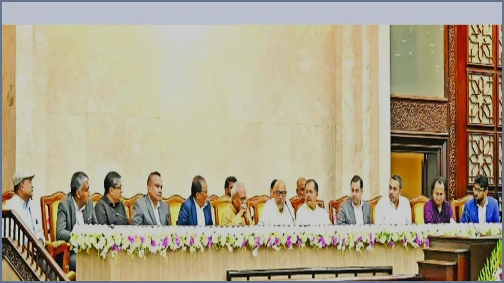 ১৮০ দিনে ধ্বংসস্তূপ থেকে রাষ্ট্র পুনর্গঠনের পথে সরকার