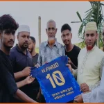 কোটালীপাড়ায় সুলতান মাস্টার ট্রাস্টের উদ্যোগে খেলোয়াড়দের জার্সি বিতরণ
