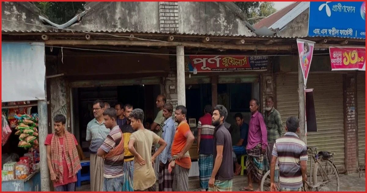 খোকসায় নৈশপ্রহরী ও ব্যবসায়ীদের বেঁধে ৫ দোকানে ডাকাতি