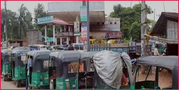 গ্যাস সংকটে দিশেহারা ঢাকার সিএনজি চালকরা, কমছে দৈনিক আয়