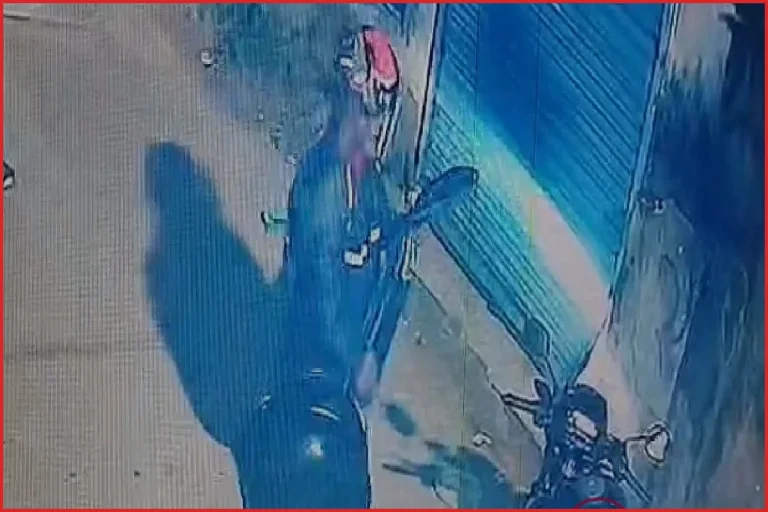 ডেমরায় বিএনপি নেতার বাসায় ছাত্রদল নেতার নেতৃত্বে গুলি