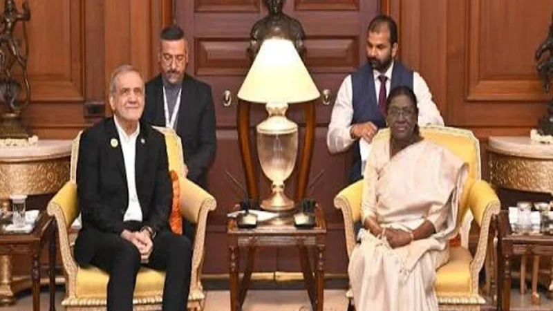 নয়াদিল্লিতে মুর্মু-পেজেশকিয়ান বৈঠক: অর্থনৈতিক সম্পর্ক জোরদারের আহ্বান