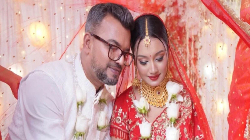 বিবাহবন্ধনে আবদ্ধ হলেন উপস্থাপক ইসরাত পায়েল