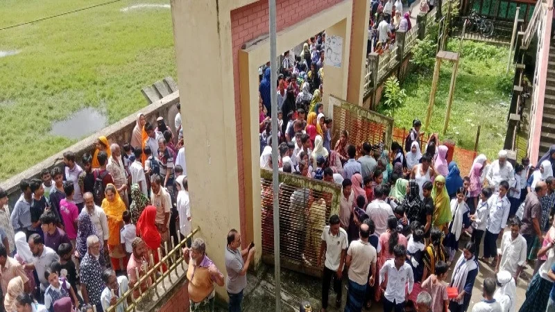 বেতাগীতে আগুন আতঙ্কে ১৫ শিক্ষার্থী আহত, তদন্ত কমিটি গঠন