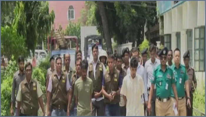 রংপুরে চার খুনের ঘটনায় জেলগেটে দুই আসামিকে জিজ্ঞাসাবাদ
