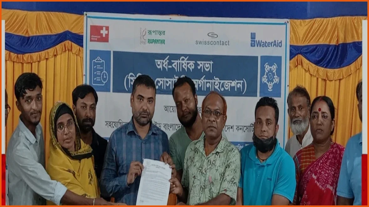 শ্যামনগরে লবনাক্ততা ও বর্জ্য দূষণ রোধে উপজেলা কৃষি কর্মকর্তার কাছে স্বারকলিপি