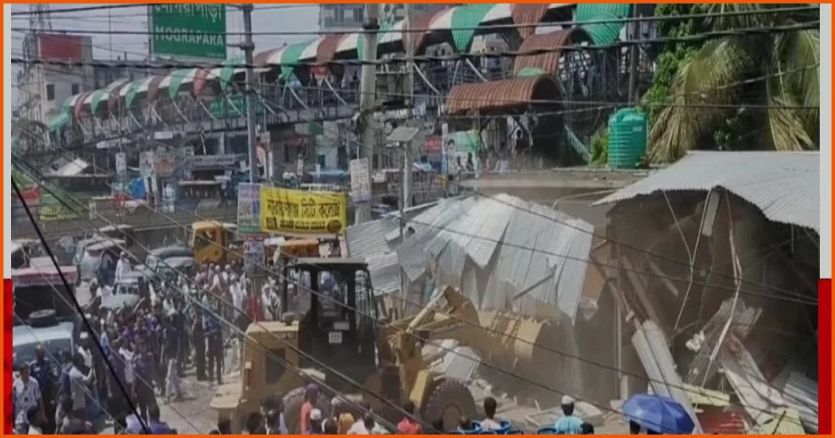 সোনারগাঁয়ে মহাসড়কের পাশে শতাধিক অবৈধ স্থাপনা উচ্ছেদ